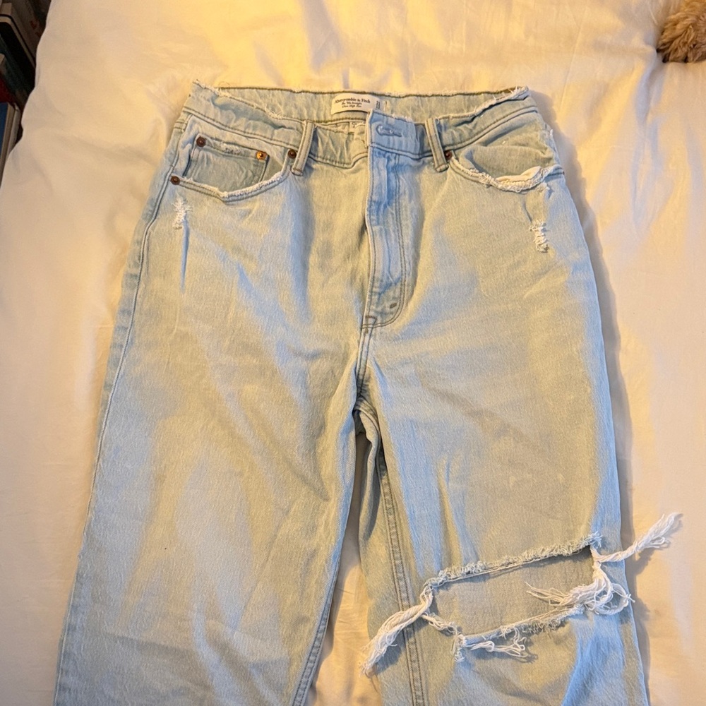 Abercrombie & Fitch 90s straight ultra high rise Distressed Jeans